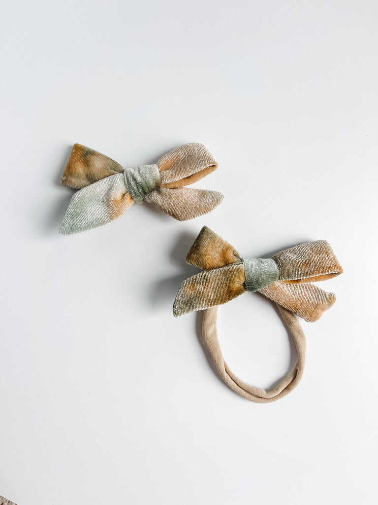 jungle "vibrant dainty velvet" bow StevieJs