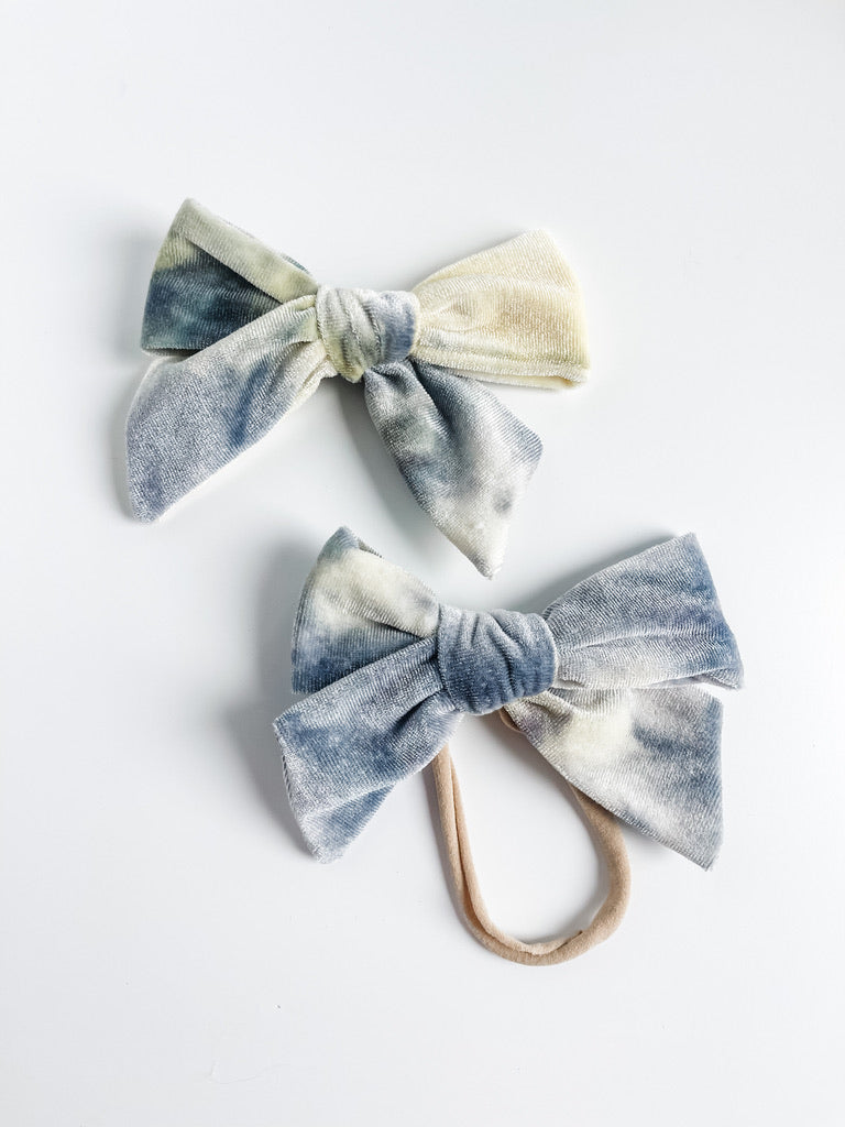 space "vibrant dainty velvet" large bow StevieJs