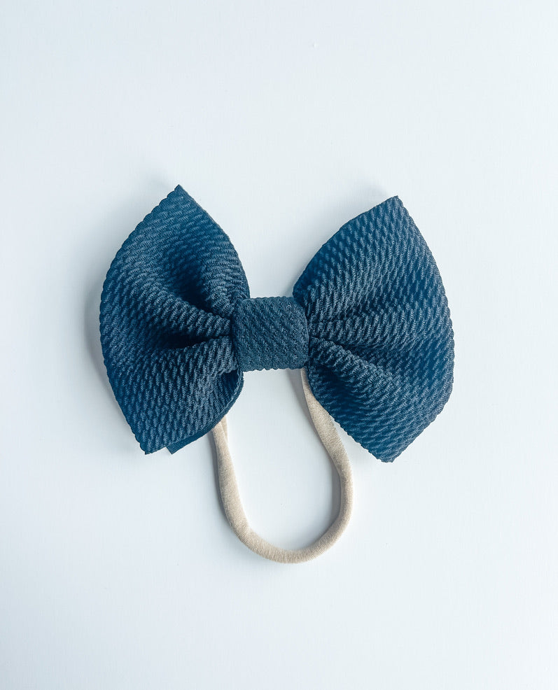 black "chandler" medium bow on nylon  StevieJs   